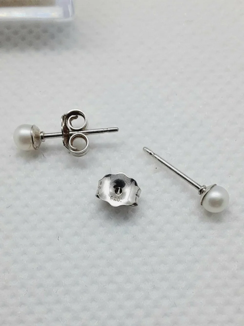 NEW 925 Minimalist sterling silver and faux pearl post earrings